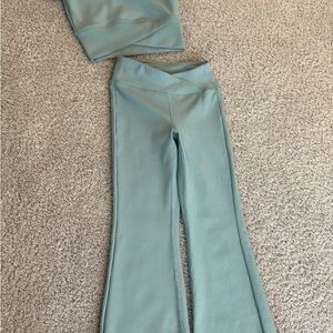 Yogalicious Girls Ribbed Flare Pants set